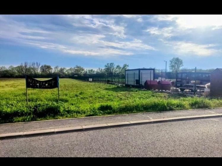 Vand teren intravilan industrial- 5840 mp cu deschidere 24 ml , Jilava , Steaua Sudului - 2
