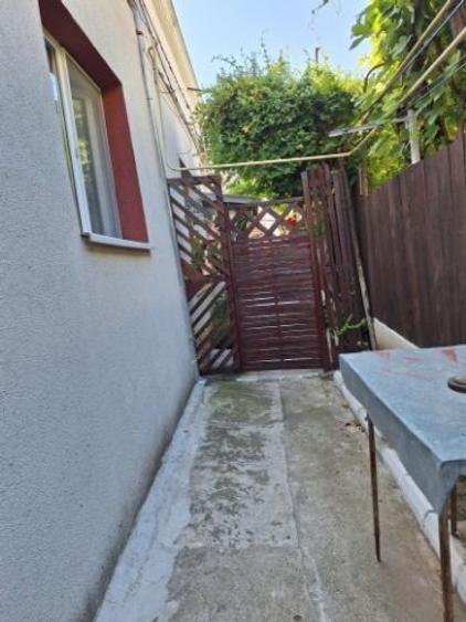 Casă cu 2 camere cu Teren 20 Mp în Central