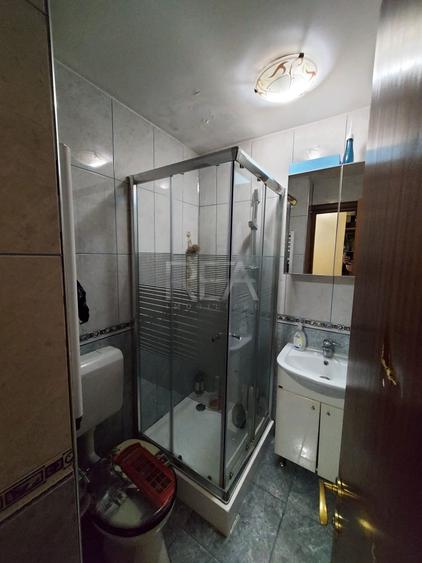 Apartament cu 3 camere semidecomandat, mobilat în Vitan Mall