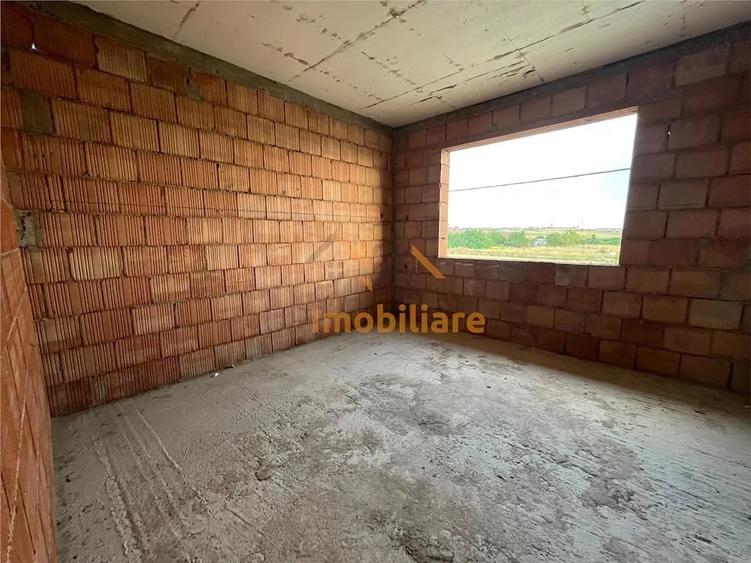 Casă cu Teren 471 Mp în Cihei