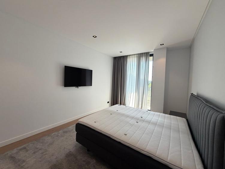 Apartament cu 3 camere decomandat în Floreasca
