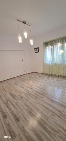 Spațiu comercial, de 86 mp, în Moșilor