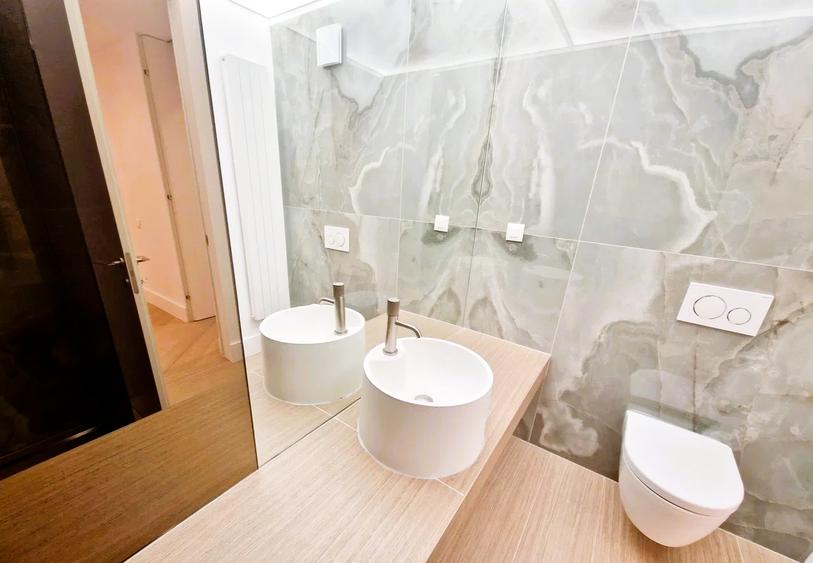 Apartament cu 3 camere decomandat în Băneasa