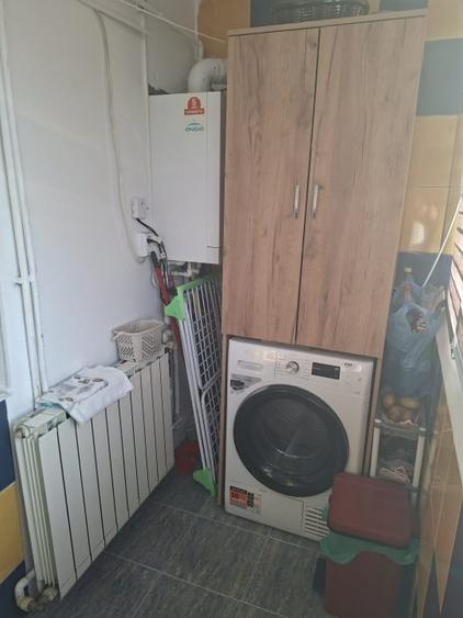 Apartament cu 3 camere decomandat, mobilat în Craiovița Nouă
