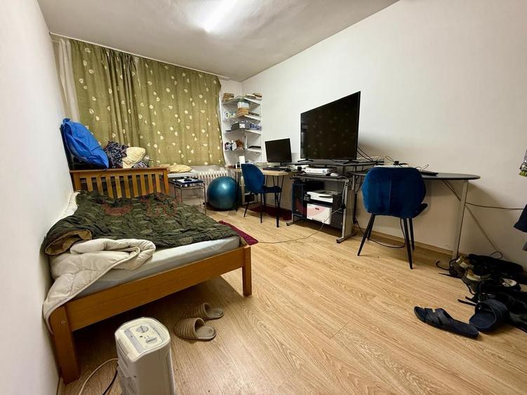 Apartament cu 4 camere semidecomandat, mobilat în Mănăștur
