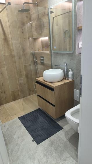 Apartament cu 2 camere decomandat în Craiovița Nouă