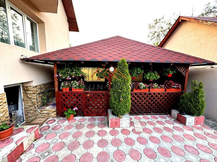 Casă individuală cu 6 camere cu Canalizare în Valea Lungă