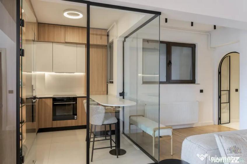 Apartament cu 4 camere semidecomandat în Dacia