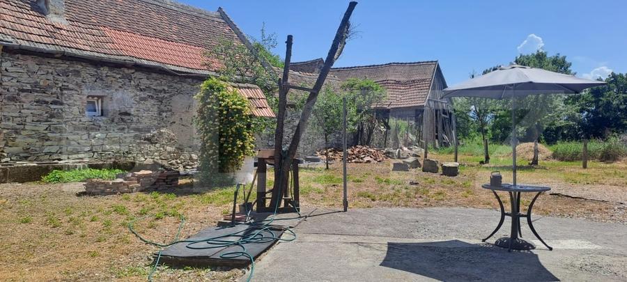 Casă complet renovată, 3 camere, teren 3800 mp – comuna Părău - 17