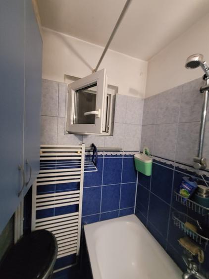 Apartament cu 3 camere semidecomandat în Dacia