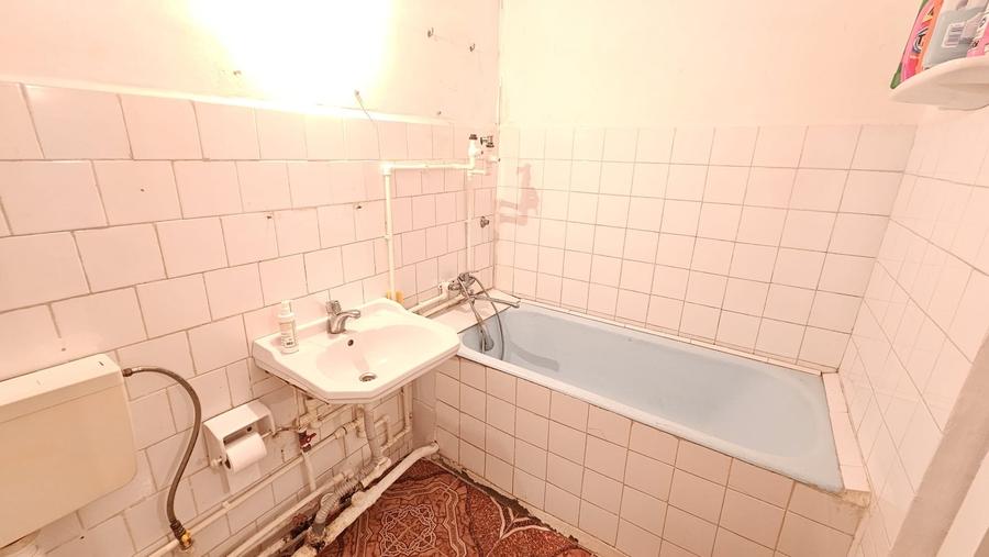 Garsonieră decomandată în Micro 21