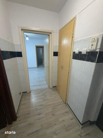 Apartament cu 2 camere semidecomandat, mobilat în Brazda lui Novac
