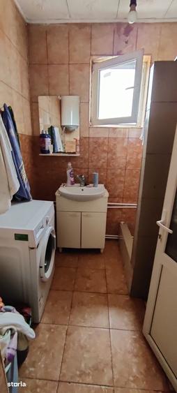 Casă cu 5 camere cu Teren 2000 Mp în Central