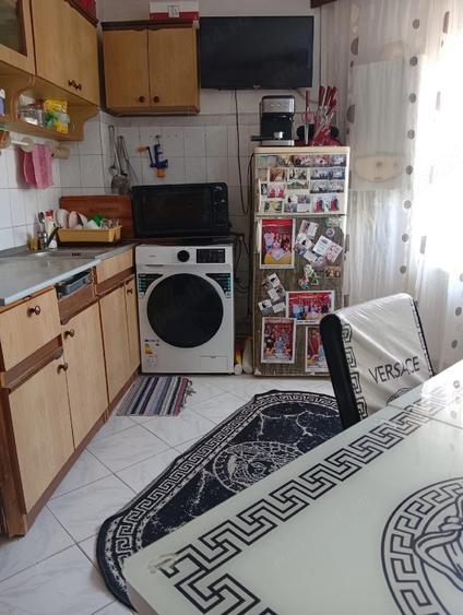 Apartament cu 2 camere decomandat în 1 Mai