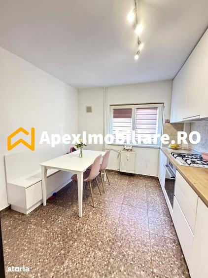 Apartament cu 3 camere decomandat în Giurgiului