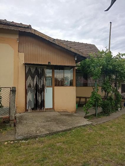 Casă individuală cu 4 camere cu Teren 1000 Mp în Redea