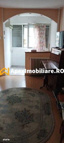 Garsonieră decomandată în Tei