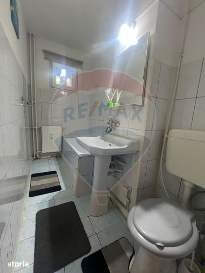 Apartament cu 2 camere semidecomandat, mobilat în Malu Roșu