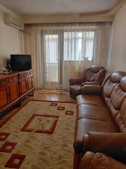 Apartament cu 3 camere decomandat în Micro 21