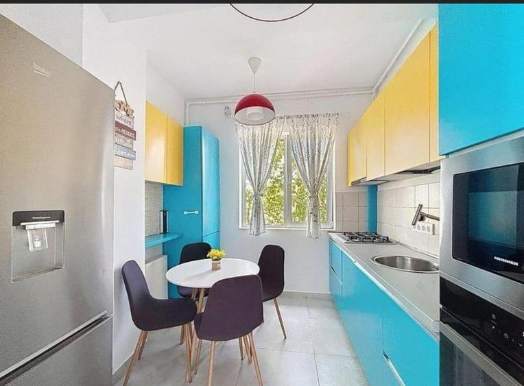 Apartament cu 3 camere semidecomandat în Militari