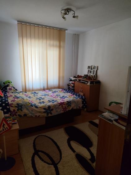 Apartament cu 3 camere decomandat în Complex Studențesc