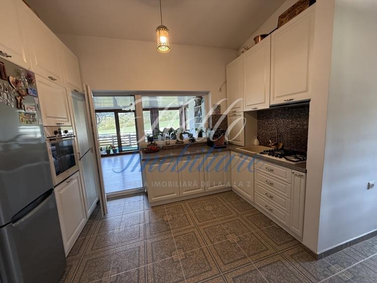 Apartament cu 4 camere în Florești