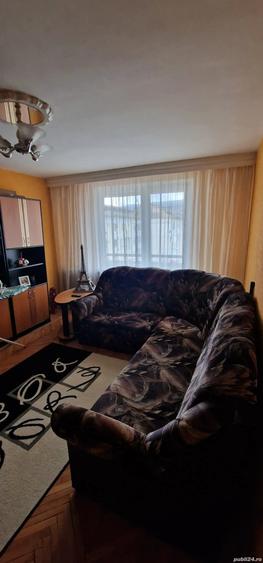 Apartament cu 3 camere decomandat în Precista