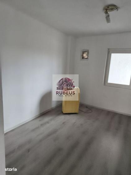 Apartament cu 4 camere în Gura Văii