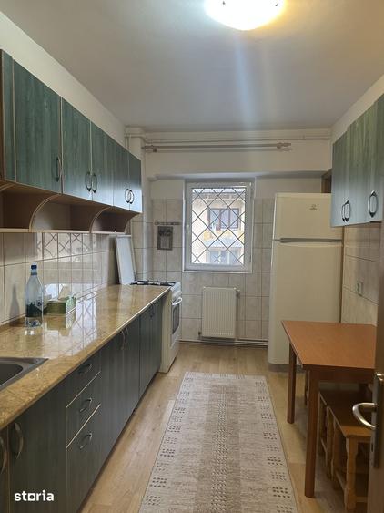 Apartament cu 3 camere decomandat în Câmpina