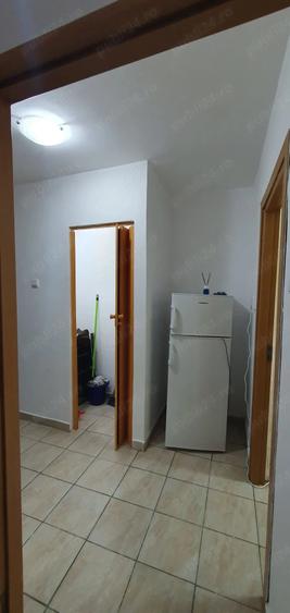 Garsonieră decomandată în Tei