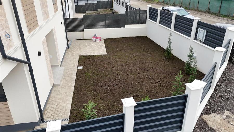 Casă individuală cu 4 camere cu Canalizare în Rediu