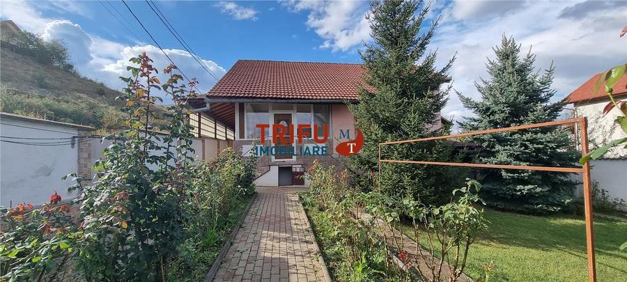 Casă individuală cu 4 camere cu Garaj în Micești