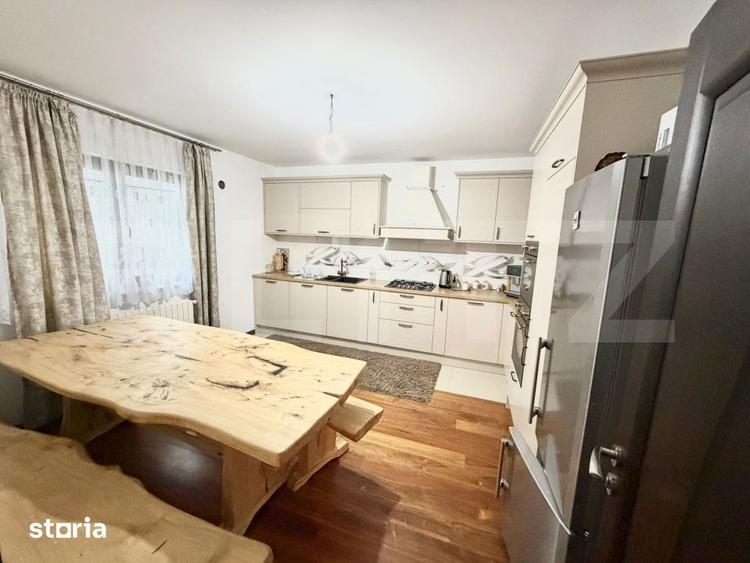 Casa de lux, 270mp utili, 7 camere, 1800mp teren in Salcea - 2