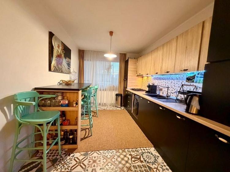 Apartament cu 3 camere decomandat în Costin Georgian