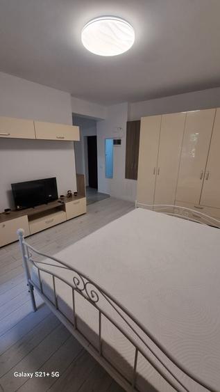Proprietar apartament 2 camere de inchiriat - 10