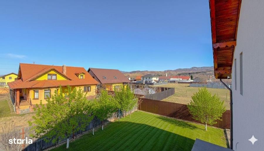 Casa spatioasa cu teren generos de 1200 mp Zona de case noi-Tarlungeni - 5