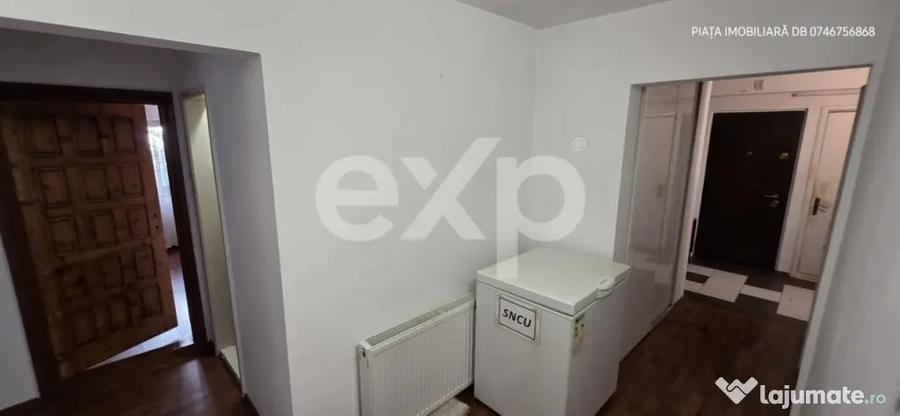 Apartament cu 4 camere decomandat în Central