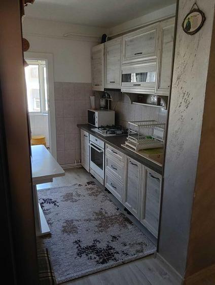Apartament cu 3 camere decomandat în Canta