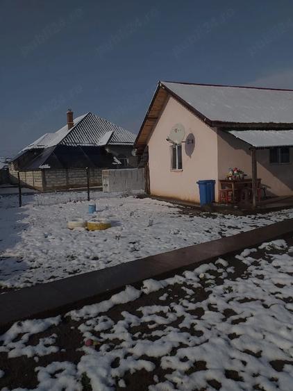 Casă cu 3 camere cu Teren 930 Mp în Săndulița