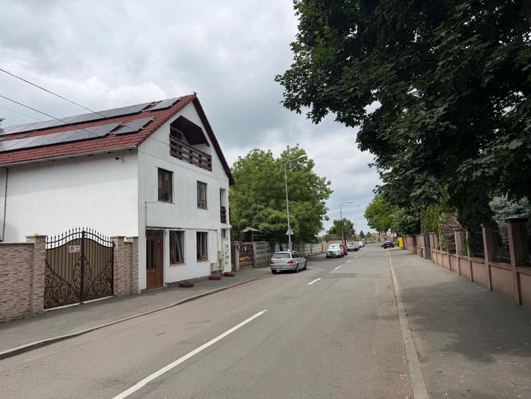 Apartament cu 2 camere decomandat în Exterior Vest