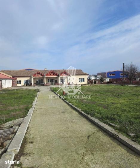 Casă cu Teren 4455 Mp în Central