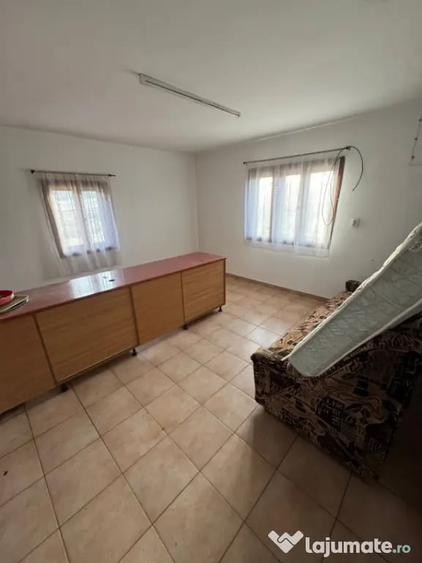 Casă cu 3 camere cu Teren 2500 Mp în Șindrești