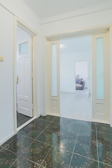 Apartament cu 2 camere semidecomandat, mobilat în City Park Mall