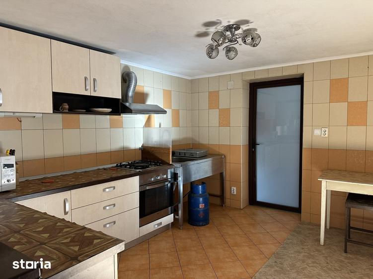 Spațiu comercial, de 2,550 mp, în Pietroșani