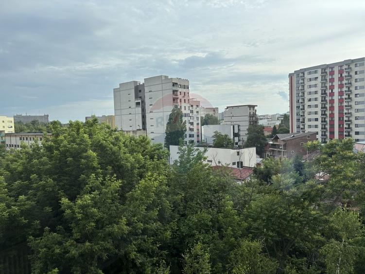 Apartament cu 2 camere decomandat în Periferie