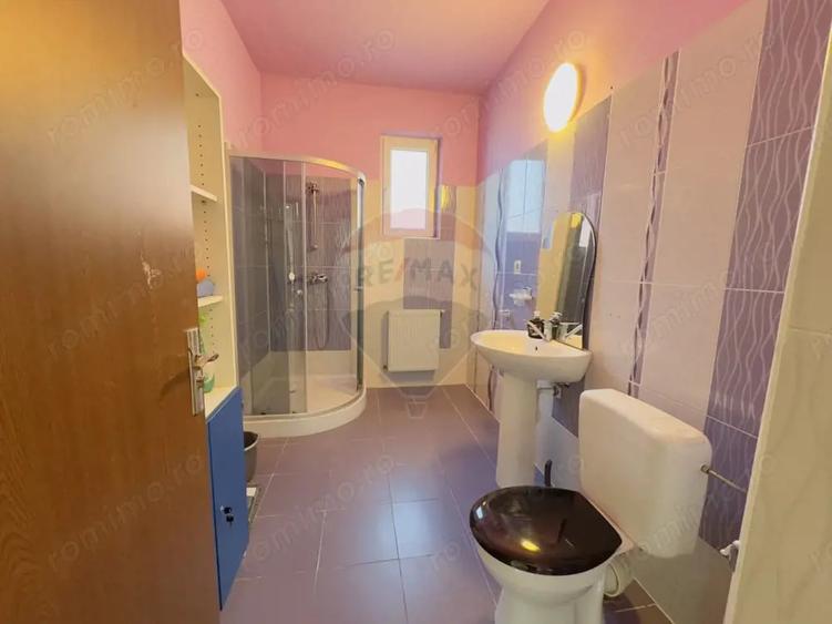 Casa cu 5 camere de vanzare Cartier Orizont 2 Paleu zona Metropolitana - 19