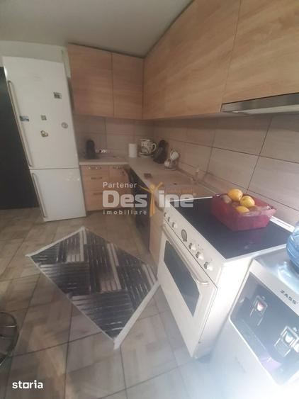 Casă cu 5 camere cu Teren 1675 Mp în Pestișu Mic