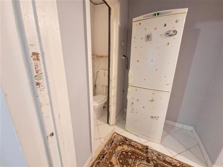 Apartament cu 3 camere decomandat în Narcisa