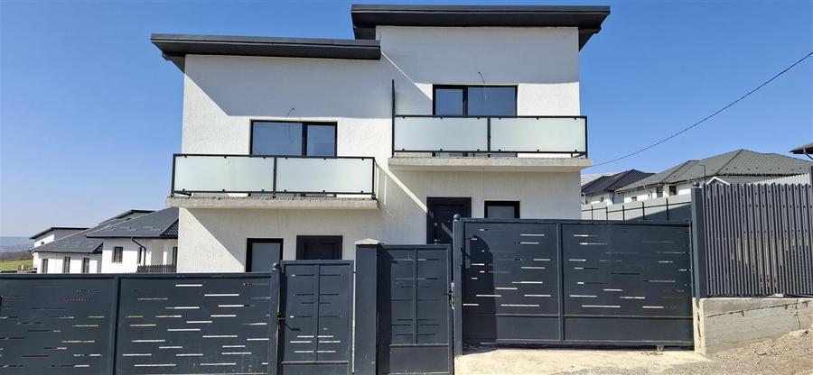 Duplex cu 3 camere cu Canalizare în Valea Lupului