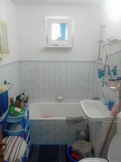 Apartament cu 3 camere decomandat în Dărmănești